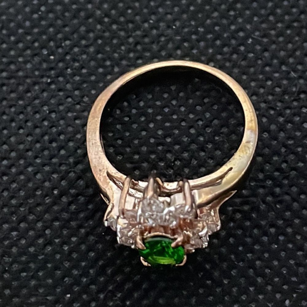 Beautiful ring  - Picture 5 of 7